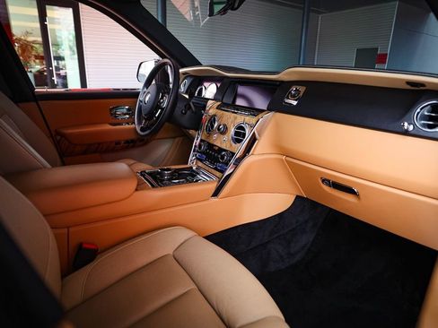 Used 2022 Rolls-Royce Cullinan AWD/4WD image 51