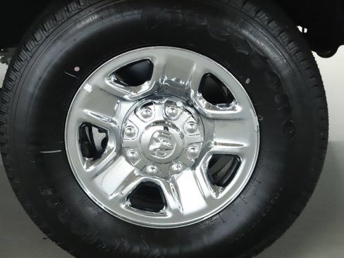 Used 2024 RAM 3500 Tradesman w/ Chrome Appearance Group AWD/4WD image 10