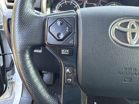 Used 2024 Toyota 4Runner TRD Off-Road Premium w/ Moonroof Package AWD/4WD image 26