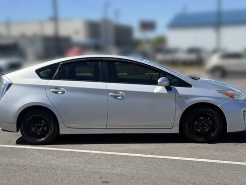 Used 2015 Toyota Prius Two FWD image 9