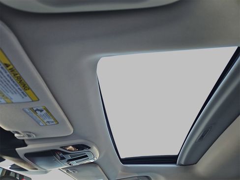 Used 2025 Subaru Outback Onyx Edition XT image 28