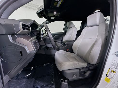 Used 2025 Toyota Tacoma SR5 image 12
