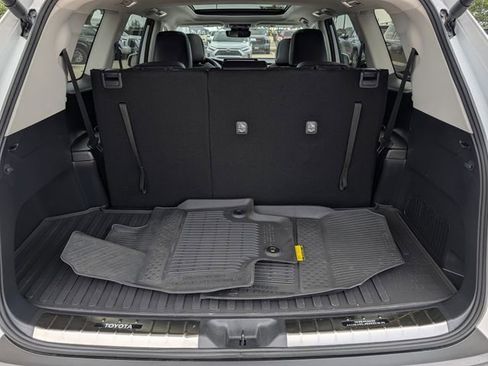 Used 2025 Toyota Grand Highlander FWD image 30