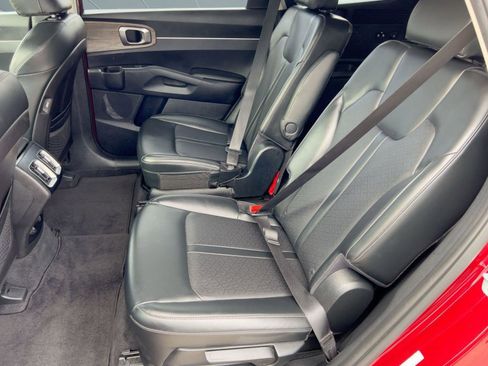 Used 2021 Kia Sorento EX w/ Panoramic Sunroof Package image 14