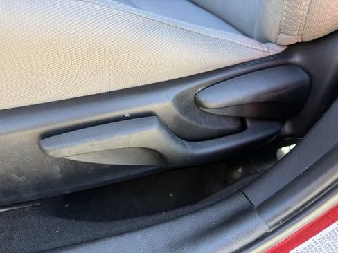 Used 2016 Toyota Corolla LE FWD image 24