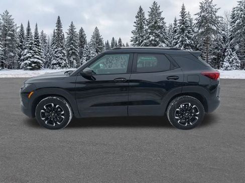 Used 2023 Chevrolet TrailBlazer LT image 2