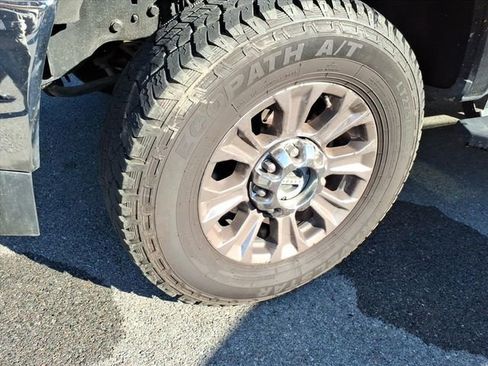 Used 2019 Ford F250 XLT w/ XLT Premium Package AWD/4WD image 4