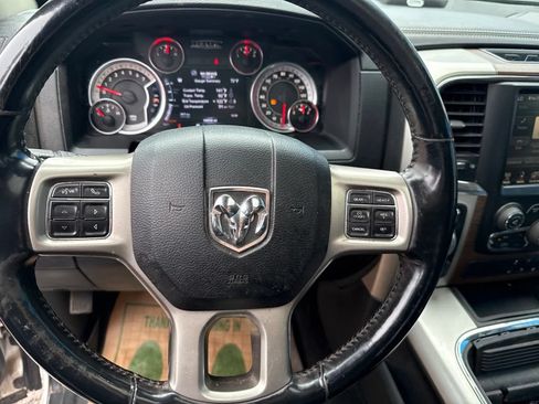 Used 2017 RAM 1500 Laramie w/ Convenience Group AWD/4WD image 21