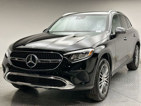 Used 2023 Mercedes-Benz GLC 300 4MATIC image 1