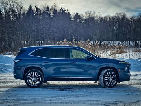 New 2026 Buick Enclave Avenir w/ Super Cruise Package image 2