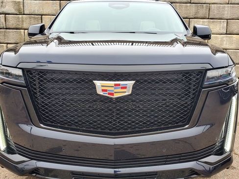 Certified 2024 Cadillac Escalade Sport Platinum image 12