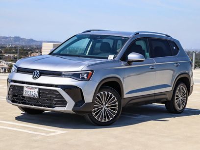 New 2025 Volkswagen Taos SE