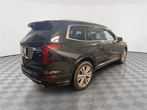 Used 2025 Cadillac XT6 Premium Luxury image 3