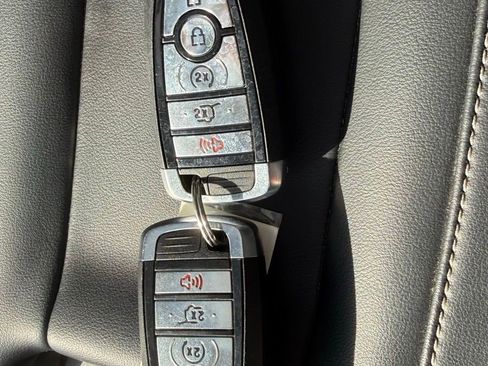 Used 2025 Ford Expedition Max Platinum AWD/4WD image 31