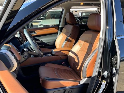 Used 2024 Nissan Pathfinder Platinum w/ Cargo Package image 30