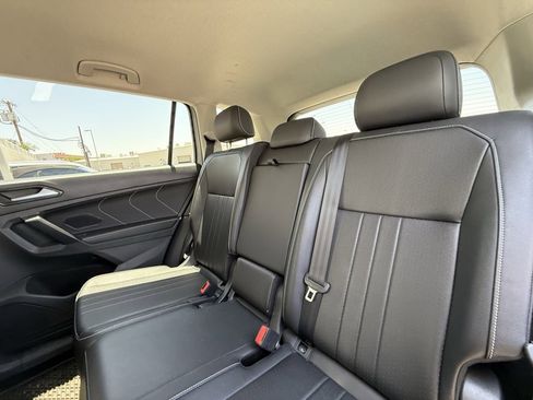 Used 2023 Volkswagen Tiguan SE image 7