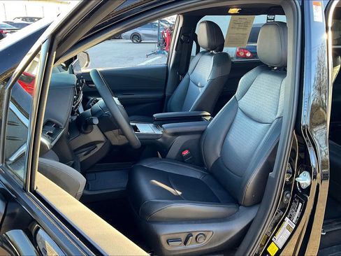 Used 2024 Toyota Sienna XLE Woodland Edition image 8