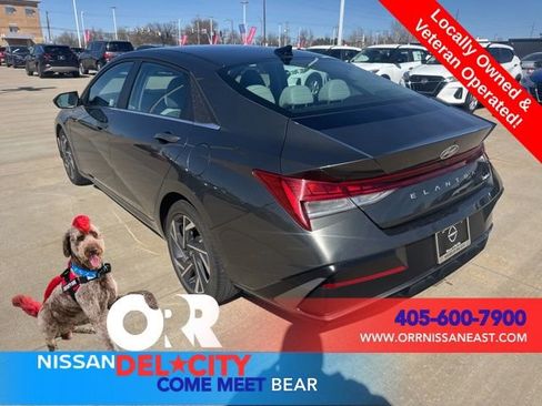 Used 2025 Hyundai Elantra Limited FWD image 3