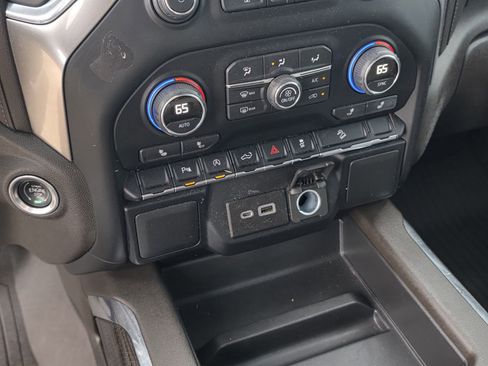 Used 2022 Chevrolet Silverado 1500 RST AWD/4WD image 13