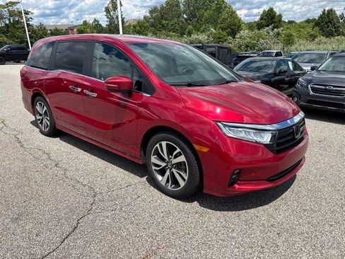 Certified 2022 Honda Odyssey Touring image 2