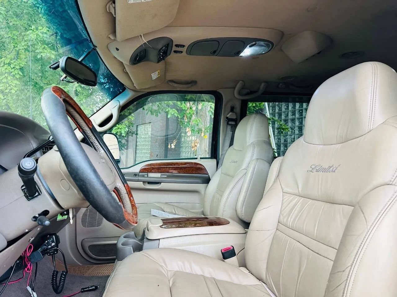 Used 2000 Ford Excursion Limited AWD/4WD image 15