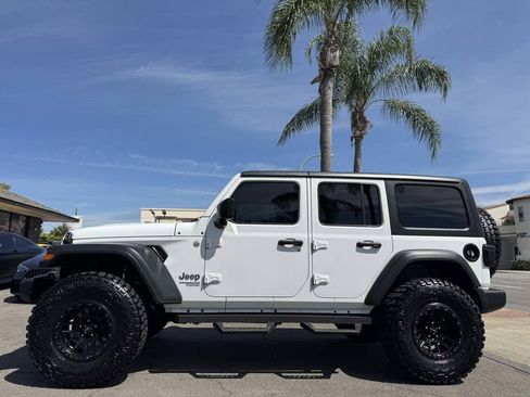 Used 2020 Jeep Wrangler Unlimited Sport S image 2