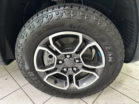 Used 2023 Jeep Grand Cherokee Trailhawk image 13