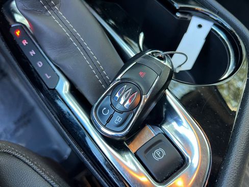 Used 2025 Buick Encore GX Preferred image 18