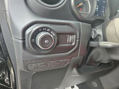 Used 2024 Jeep Wrangler Unlimited Rubicon 392 image 17