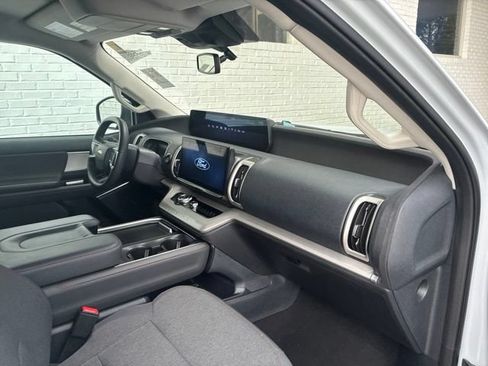 Used 2025 Ford Expedition Active RWD image 46