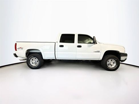 Used 2007 Chevrolet Silverado 2500 LT w/ Heavy-Duty Power Package AWD/4WD image 6