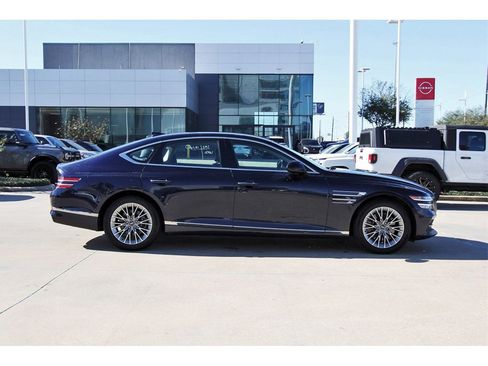 Used 2023 Genesis G80 2.5T image 7