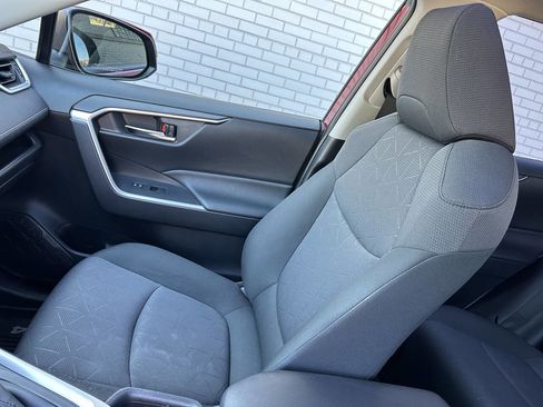 Used 2019 Toyota RAV4 XLE image 37