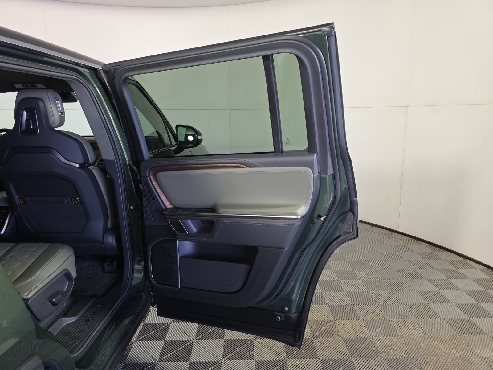 Used 2023 Rivian R1S Adventure Quad AWD/4WD image 19