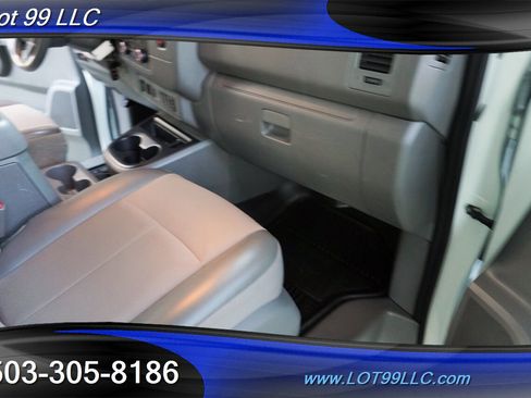 Used 2020 Nissan NV 3500 SL image 26