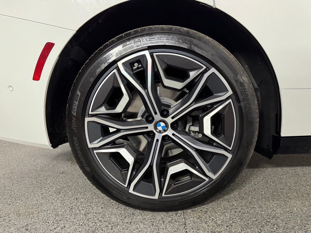 Used 2026 BMW iX xDrive45 AWD/4WD image 12