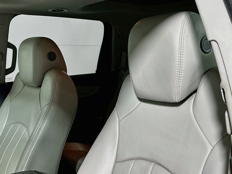 Used 2017 Chevrolet Traverse Premier FWD image 22
