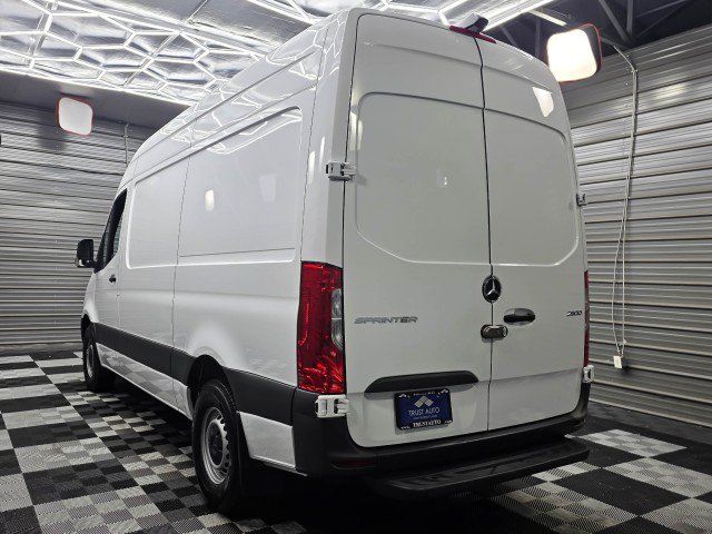 Used 2024 Mercedes-Benz Sprinter 2500 image 8