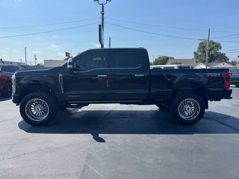 Used 2023 Ford F250 Platinum AWD/4WD image 2