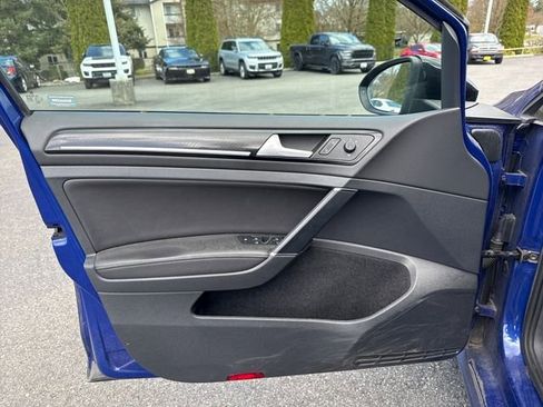 Used 2016 Volkswagen Golf R 4-Door image 24