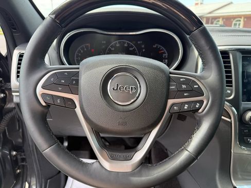 Used 2018 Jeep Grand Cherokee Overland AWD/4WD image 15
