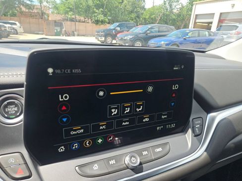 Used 2025 Chevrolet Blazer LT FWD image 21