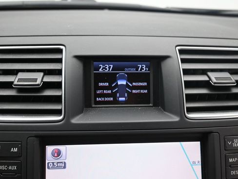 Used 2012 Toyota Highlander Limited image 25