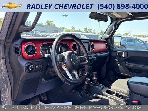 Used 2021 Jeep Wrangler Unlimited Rubicon w/ LED Lighting Group AWD/4WD image 4