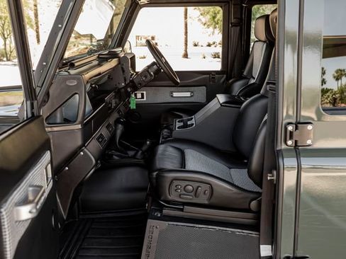 Used 1991 Land Rover Defender 110 image 33