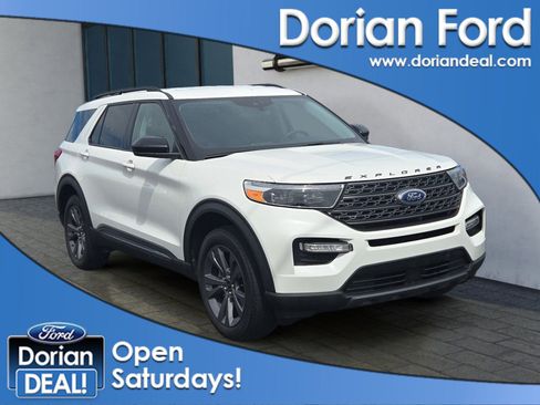 Used 2023 Ford Explorer XLT w/ Equipment Group 202A AWD/4WD image 1