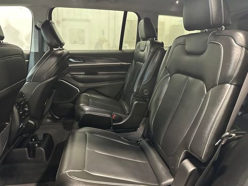 Used 2023 Jeep Grand Cherokee L Limited AWD/4WD image 25