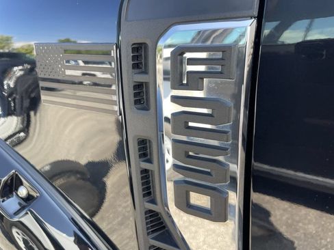 Used 2023 Ford F250 Platinum AWD/4WD image 3