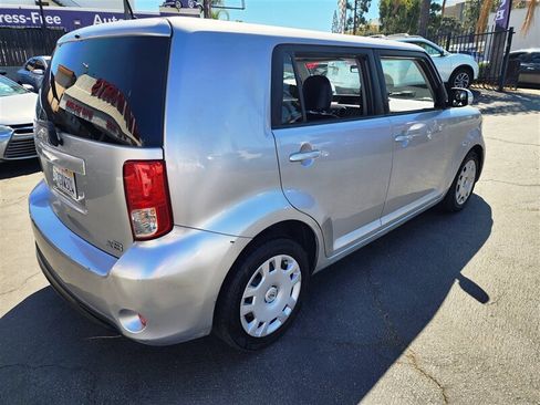 Used 2014 Scion xB image 10