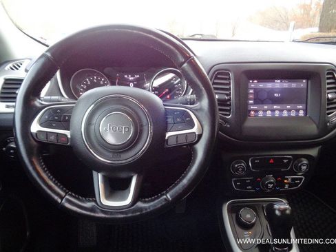 Used 2020 Jeep Compass Latitude w/ Cold Weather Group image 11